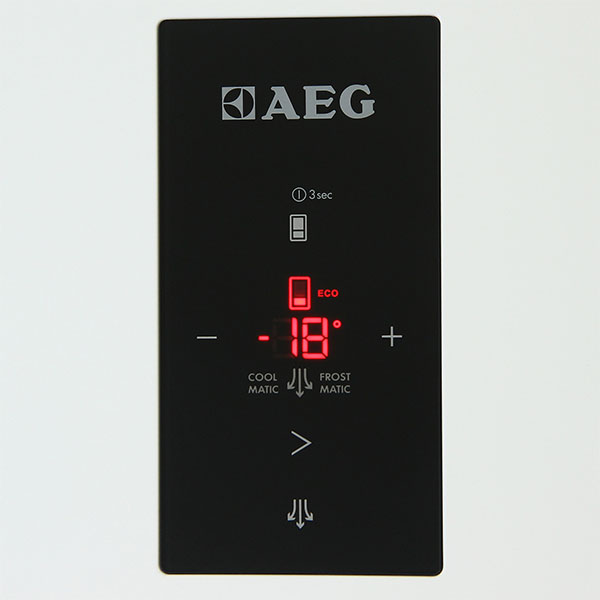 Холодильник с нижней морозильной камерой AEG S83520CMWF — фото 3