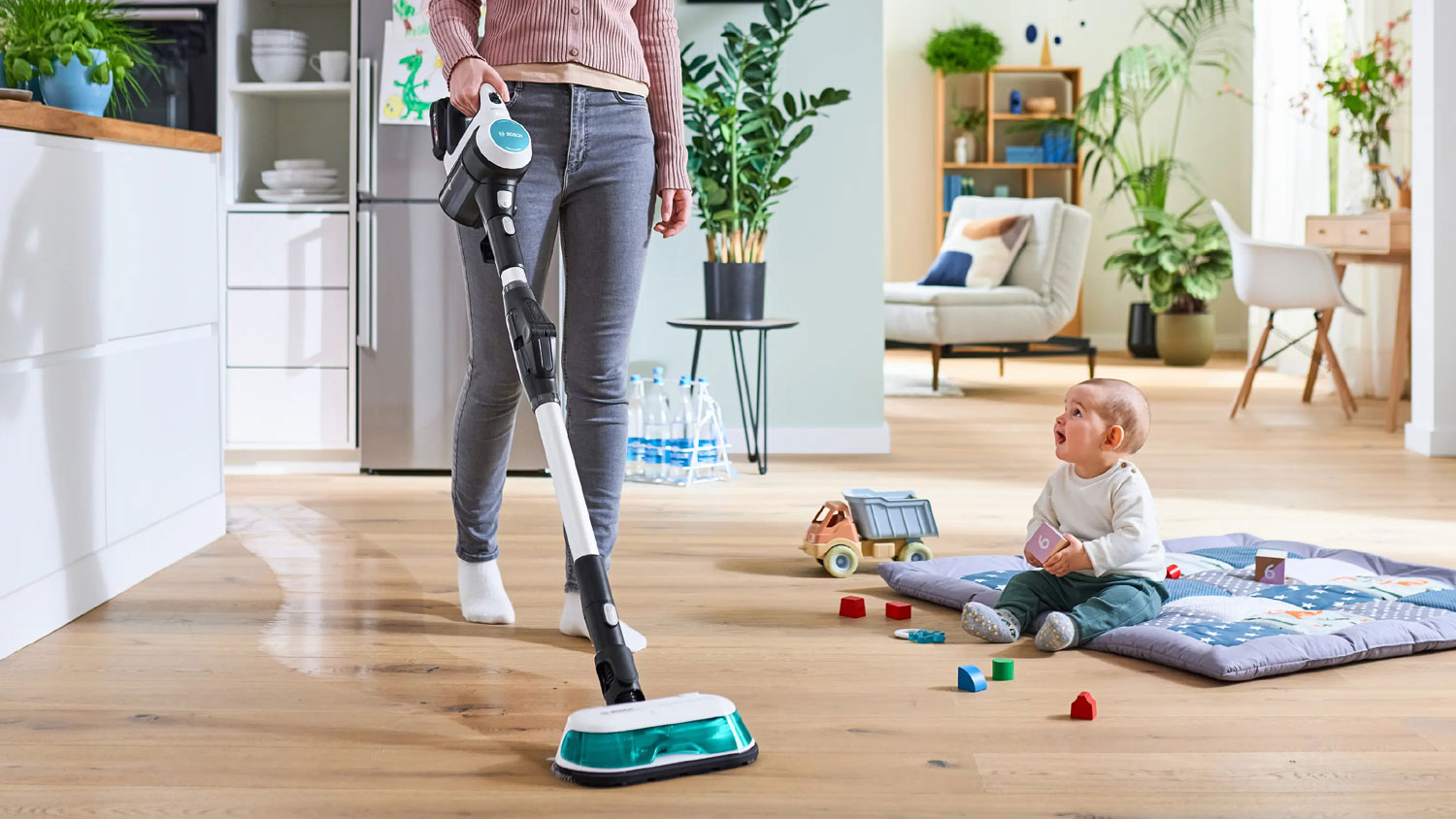 Пылесос вертикальный Bosch BCS71HYG1 — фото 3
