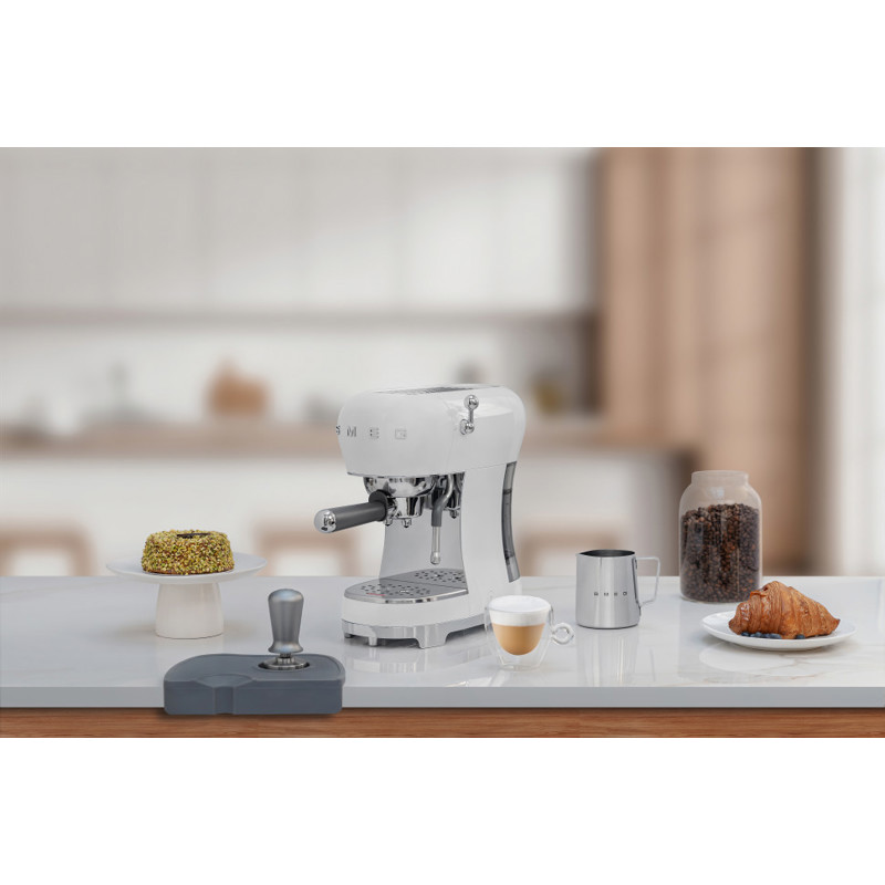 Ручная кофемашина Smeg ECF02WHEU — фото 9
