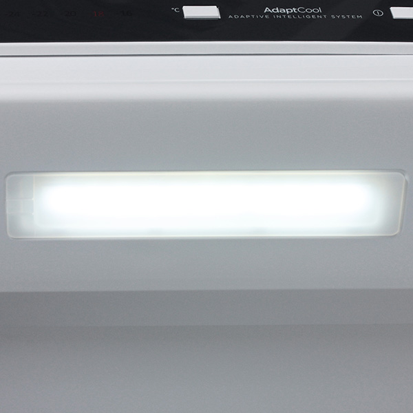 Холодильник с нижней морозильной камерой Gorenje ORA ITO NRKORA62W — фото 4