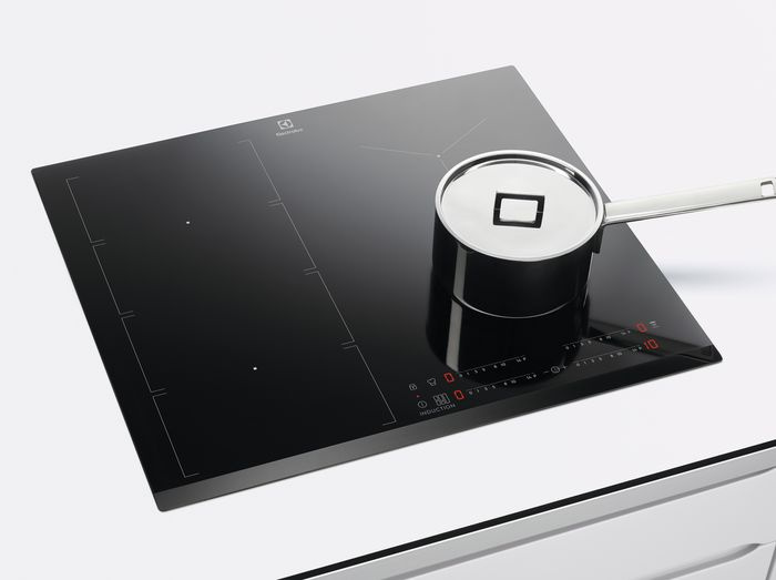 Индукционная варочная поверхность Electrolux IPE6455KF черный — фото 6