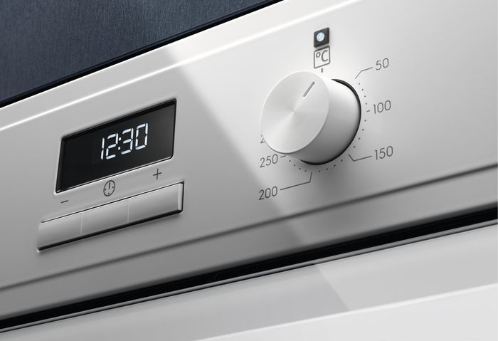 Духовой шкаф Электрический Electrolux OED3H50V белый — фото 4