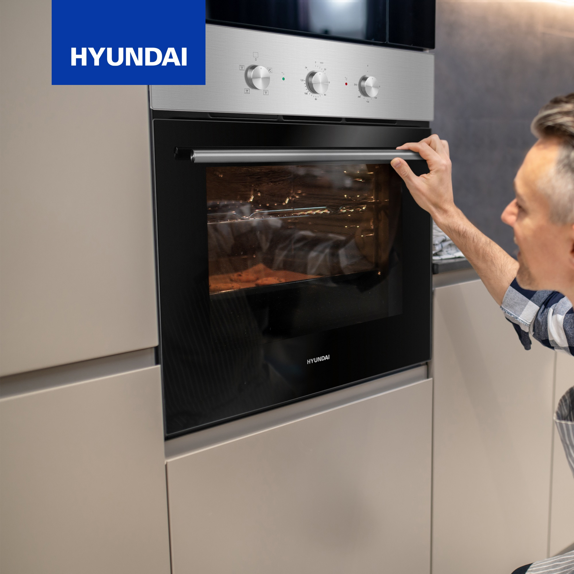 Духовой шкаф Электрический Hyundai HEO 6632 IX серебристый/черный — фото 16