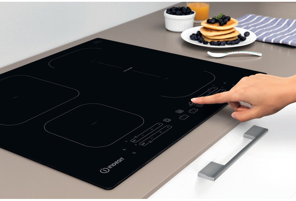 Индукционная варочная поверхность Indesit IB 65B60 NE черный — фото 8