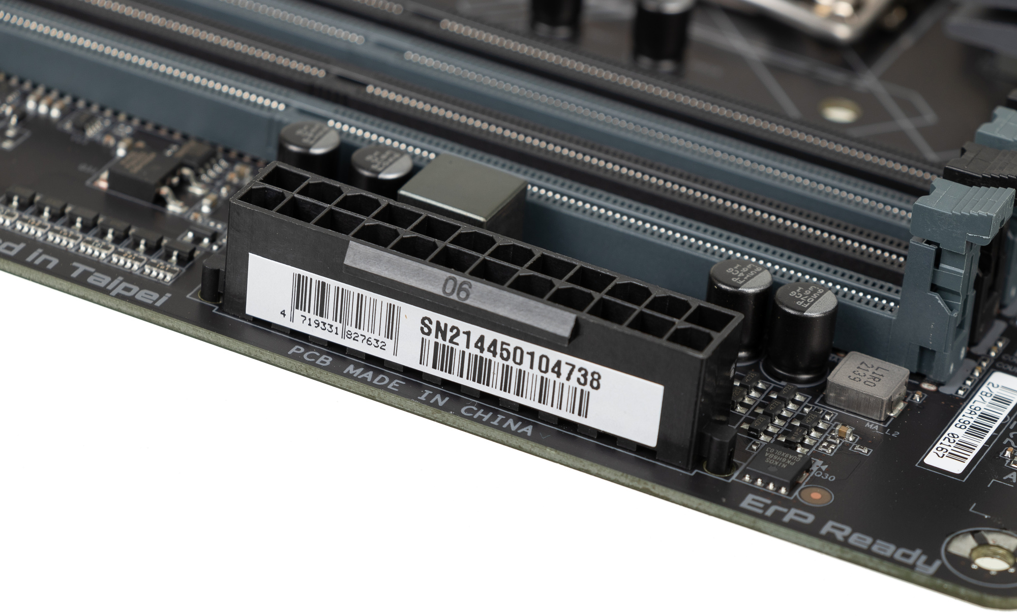 Материнская плата Gigabyte Z690 GAMING X DDR4 Soc-1700 Intel Z690 4xDDR4 ATX AC`97 8ch(7.1) 2.5Gg RAID+HDMI+DP — фото 20