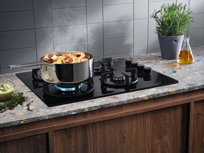Газовая варочная поверхность Electrolux GPE264EK черный — фото 9