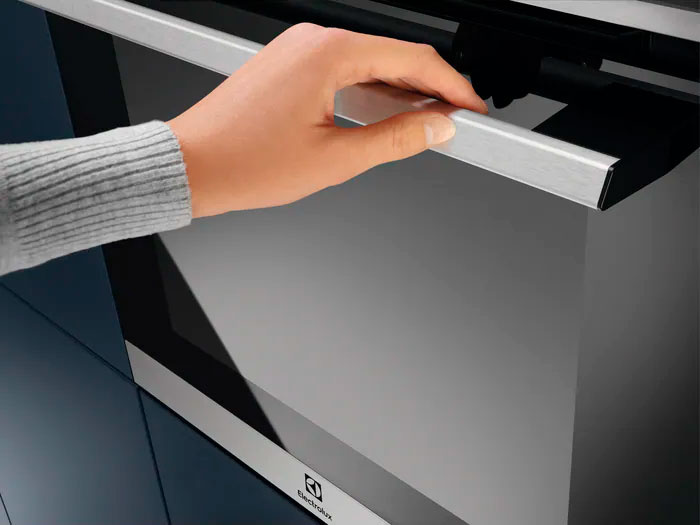 Духовой шкаф электрический Electrolux EOC5E70X — фото 3