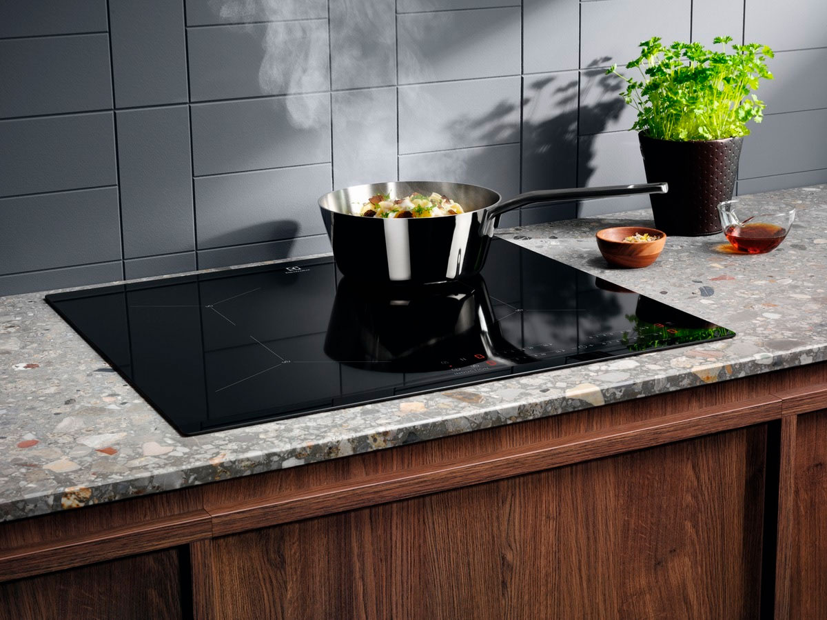 Индукционная варочная поверхность Electrolux EIS62443 — фото 2