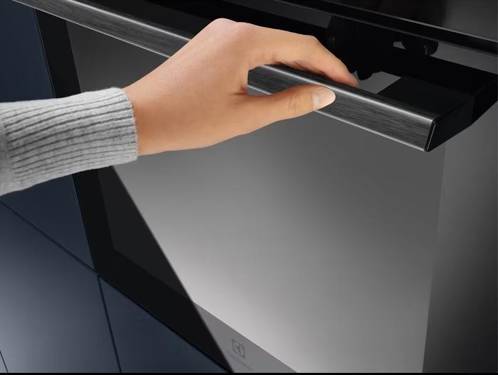 Встраиваемый духовой шкаф Electrolux EOE7C31Z — фото 4
