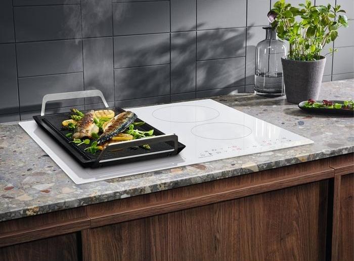 Индукционная варочная поверхность Electrolux LIV63431BW — фото 3